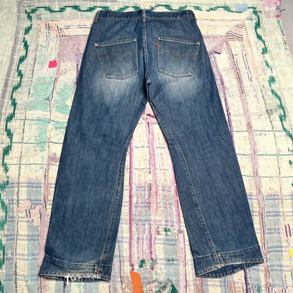 Vintage Levis Engineered Jeans Mens Blue Dark Wash Twisted Fits 34x31 READ